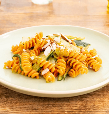 Risoni mit Garnelen und Tomaten 