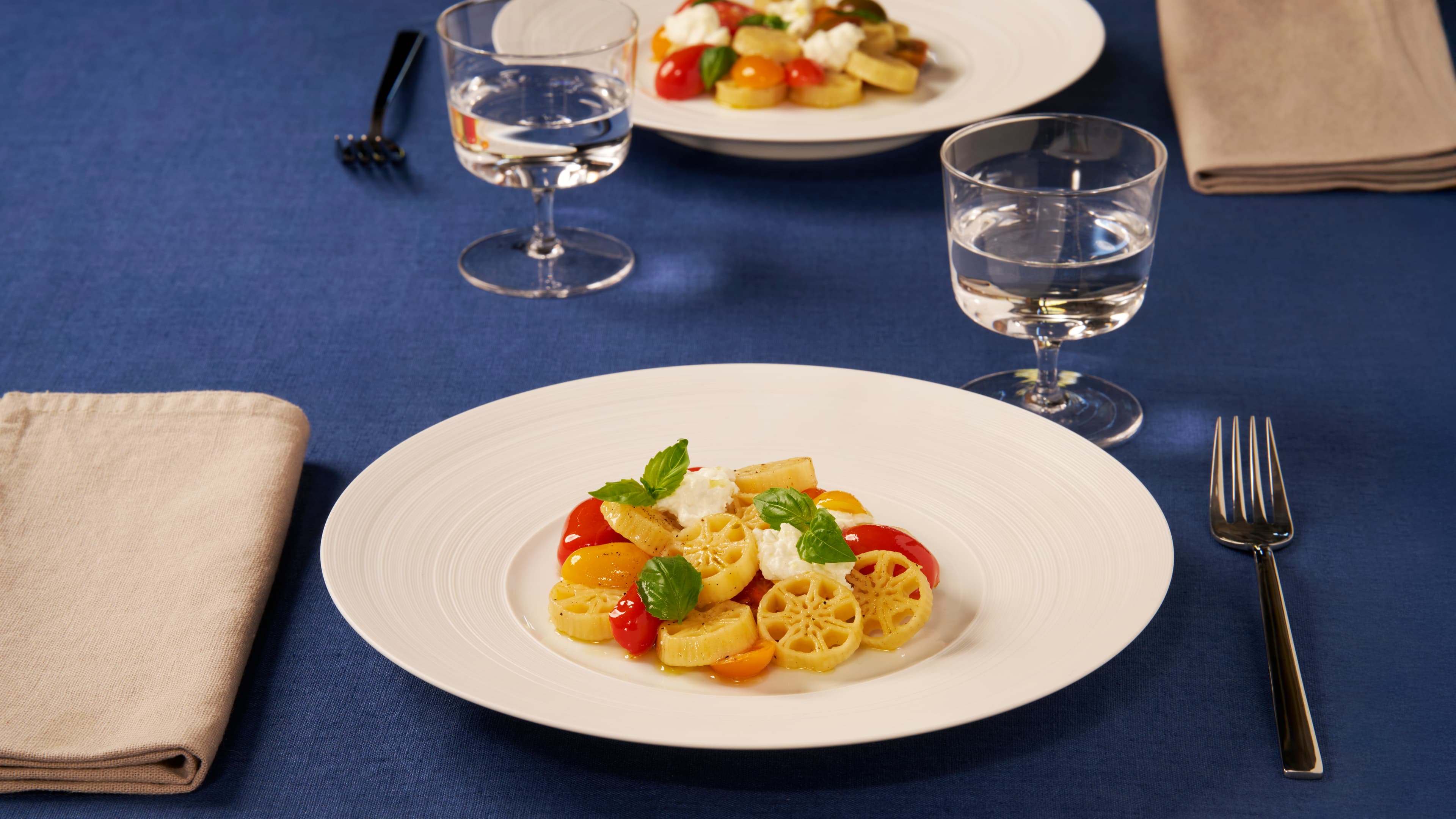 Gran Ruote mit gerösteten Heirloom‑Kirschtomaten und Burrata.