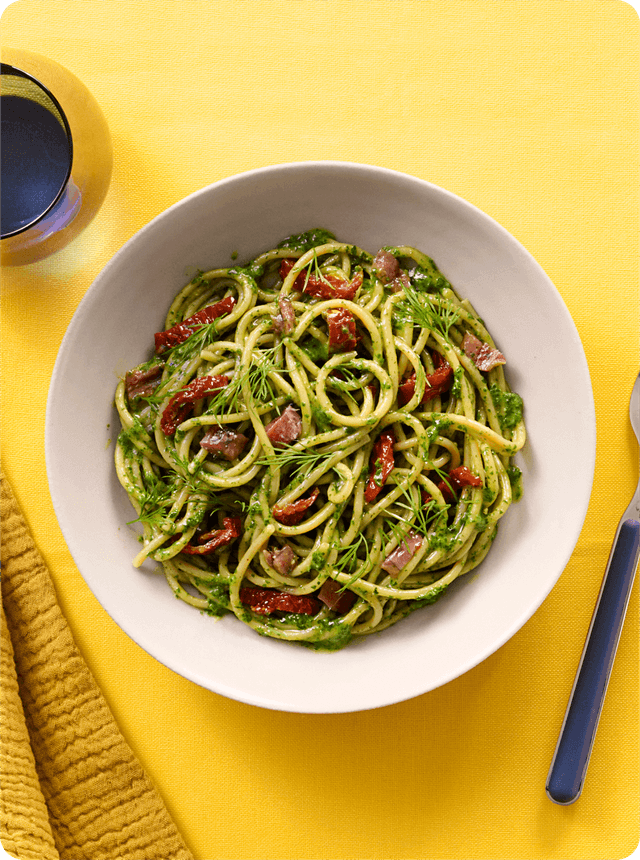 Barilla - Al Bronzo - SPAGHETTI À L'AIL ET À L'HUILE, ANCHOIS, PESTO À L'ANETH ET TOMATES SÉCHÉES