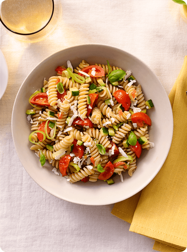 Barilla - Al Bronzo - FUSILLI AUX COURGETTES, BASILIC FRAIS, TOMATES CERISES ET TRANCHES DE RICOTTA SALÉE