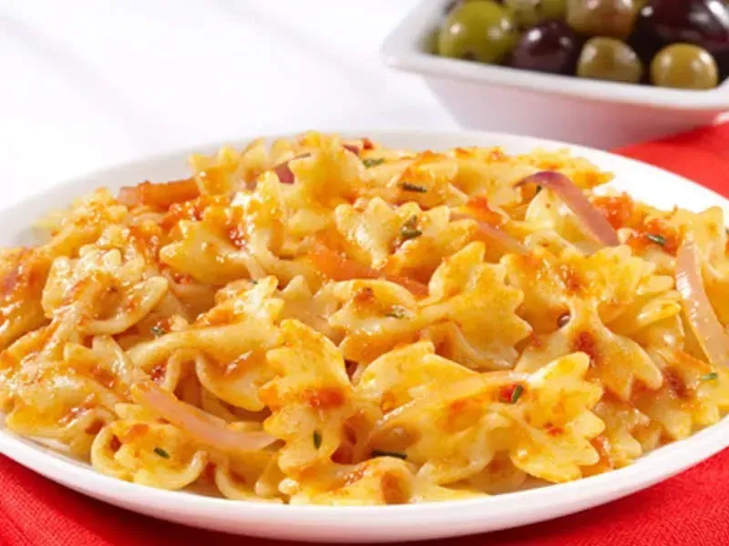 Barilla® Farfalle Pasta with Tomatoes, Red Onions and Thyme Recipe | US_PROD-f6d85594-9a77-4eda-b5e1-f5d159e14dfb