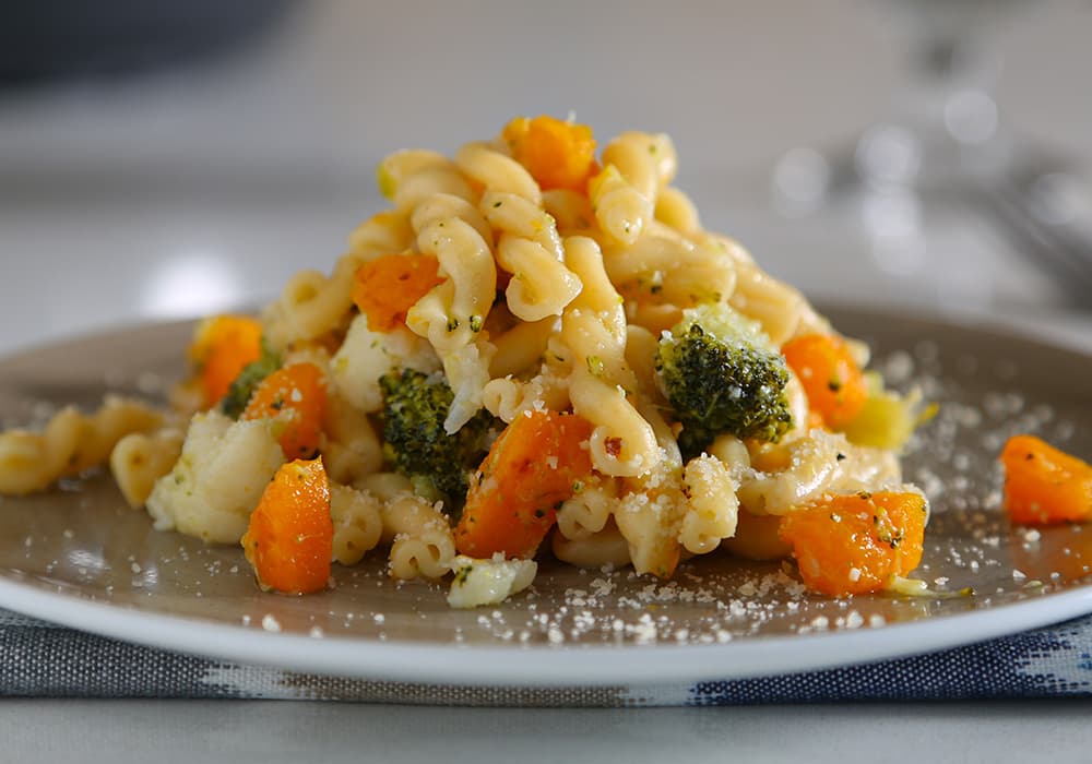 Barilla How to Cook Pasta in an Instant Pot or Slow Cooker, Barilla Gemelli pasta with carrots and broccoli