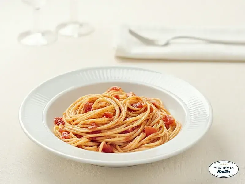 Barilla® Spaghetti with Garlic and Tomato Recipe | US_PROD-7304442e-fe8e-4ed1-8427-21cbf5a96337