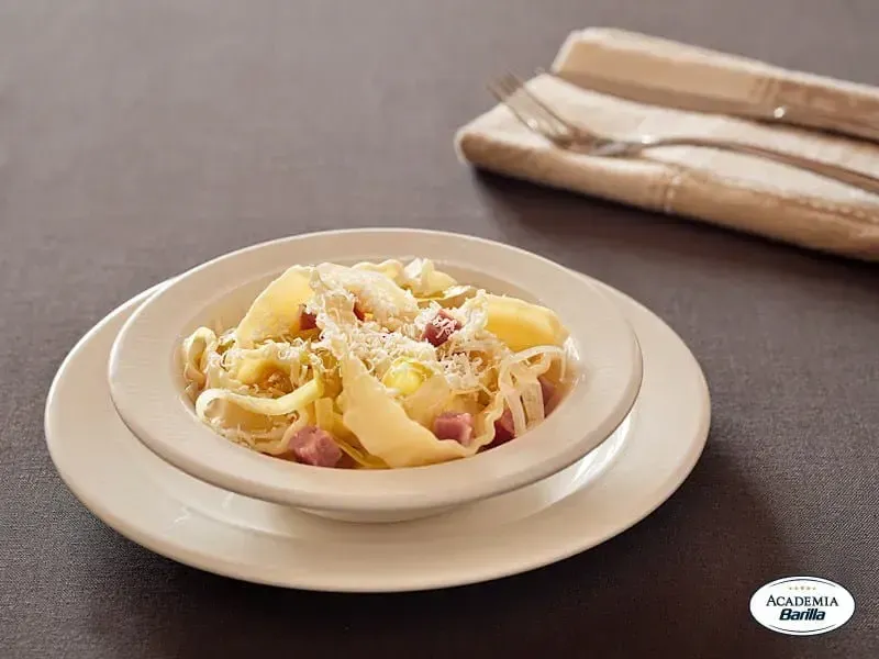 Barilla® Penne Rigate Pasta with Ham and Leeks Recipe | US_PROD-aba490e3-73bd-429c-a735-50e6969c7762