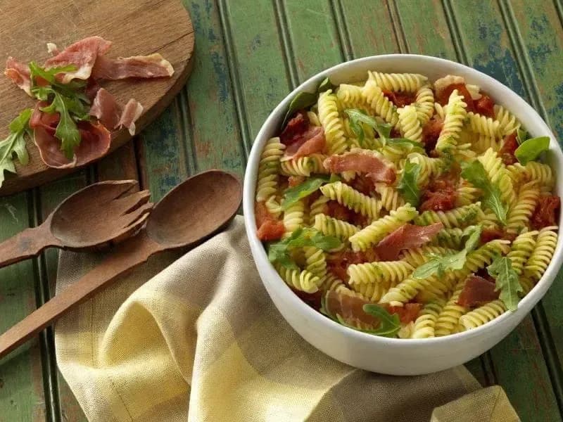 Barilla® Gluten Free Rotini Pasta with Basil Pesto, Arugula, Roasted Tomatoes and Crispy Prosciutto Recipe | US_PROD-7c1df895-2974-4d4b-bad0-bfdda59bb779