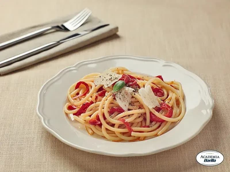 Barilla® Bucatini Pasta with Red Pepper Sauce Recipe | US_PROD-91f07e59-839f-49c2-b7d2-7729c632793c