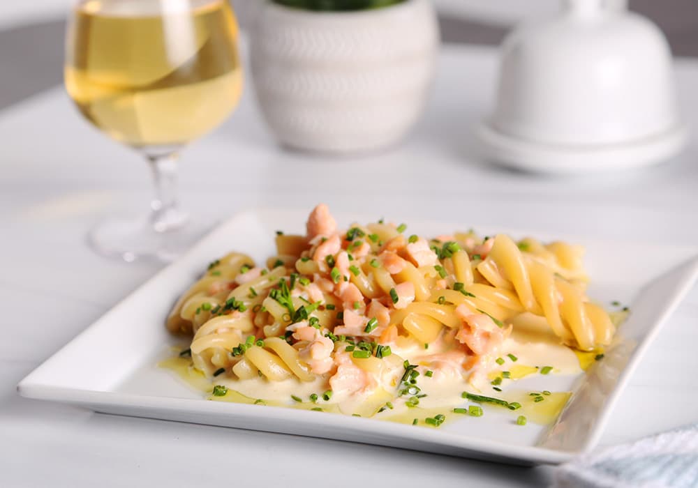 Barilla® Al Bronzo® Fusilloni Pasta with Creamy Smoked Salmon, White Wine and Chives Recipe | US_PROD-1ANKPEu1cuvxFQ4jm5e4WG