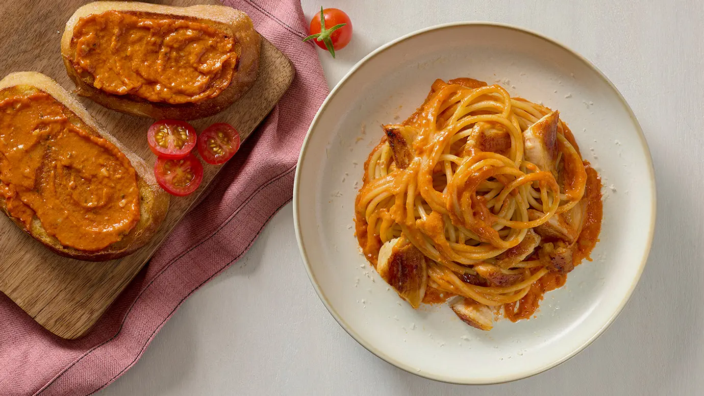 Barilla® Creamy Tomato Pesto Spaghetti with Chicken and Parmesan Cheese Recipe | US_PROD-127s550jHB5SrLE2gOer49