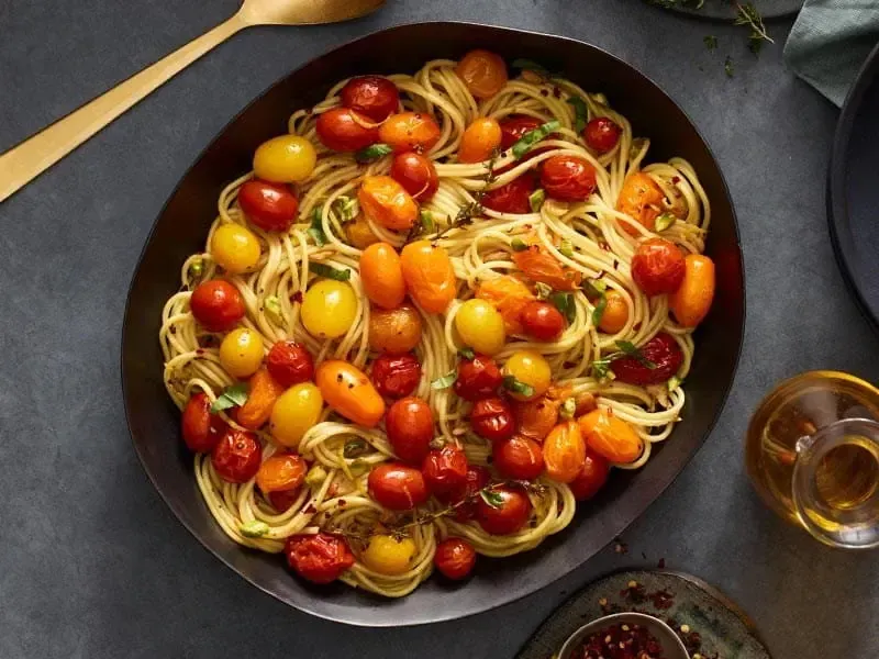 Barilla® Spaghetti with Slow Cooked Grape Tomatoes, Pistachios, Burrata and Chili Flakes Recipe | US_PROD-e04eac8e-5aba-445f-81e1-569cf0b4642f