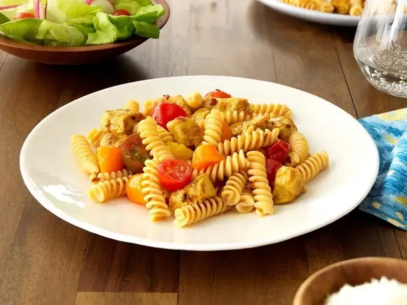 Barilla® Chickpea Rotini Pasta with Madras Curry, Chicken and Tomatoes Recipe | US_PROD-6f3da0d4-1996-44a8-86ca-c4ea3d20ebeb