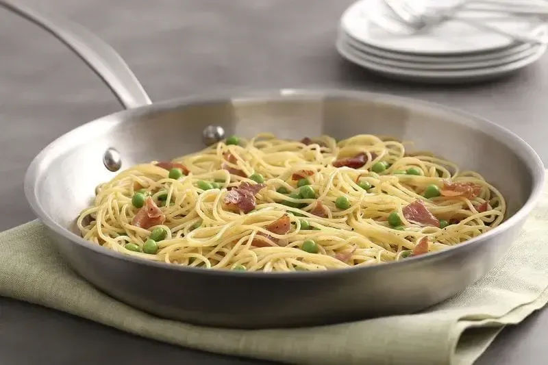 Barilla® Thin Spaghetti with Prosciutto, Pecorino Cheese and Peas Recipe | US_PROD-35af1e65-9454-48e0-951e-8dfbd9d621d7