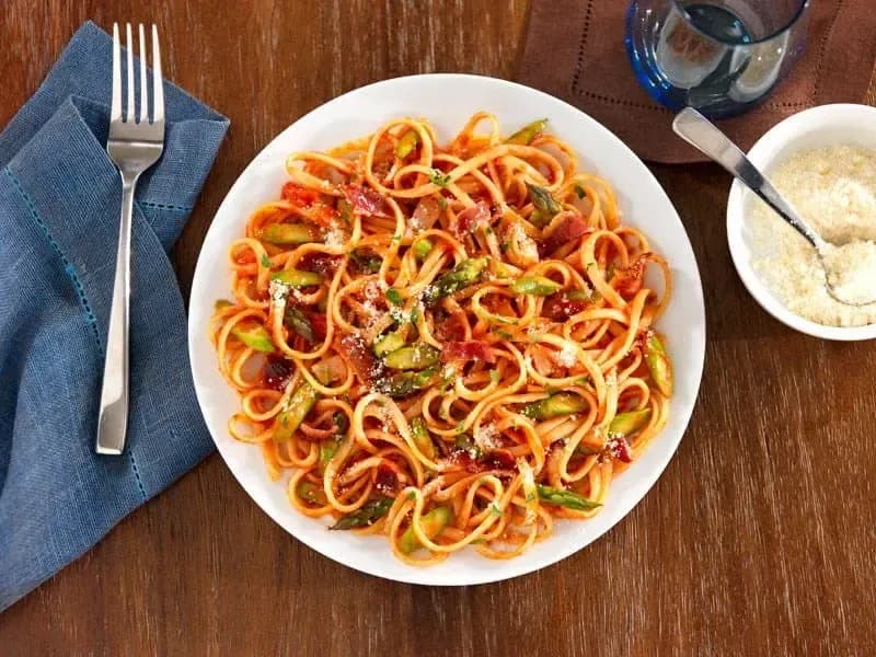 Creamy Asparagus and Barilla® Bacon Linguine Pasta Recipe | US_PROD-97f8d449-525c-4683-bad0-fb871fdd3e40