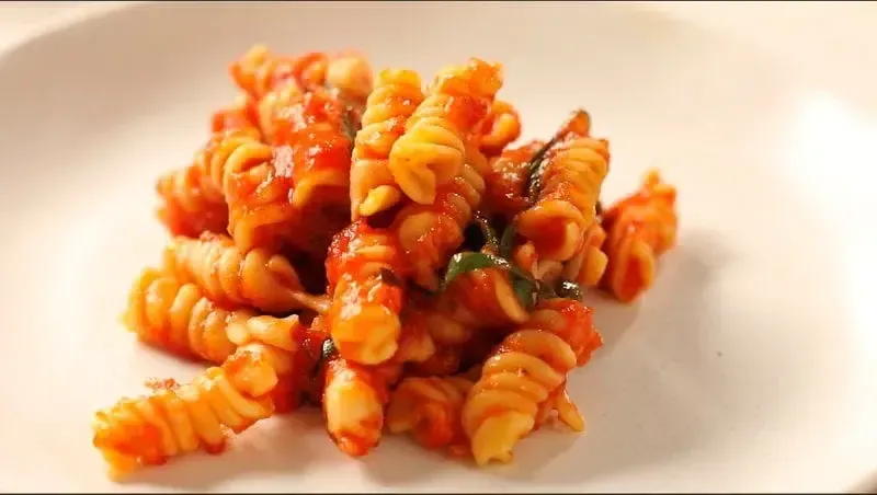 Barilla® Cheesy Tomato and Basil Rotini Pasta Recipe | US_PROD-9fbe7581-709e-4767-850c-4842c4a5b27b
