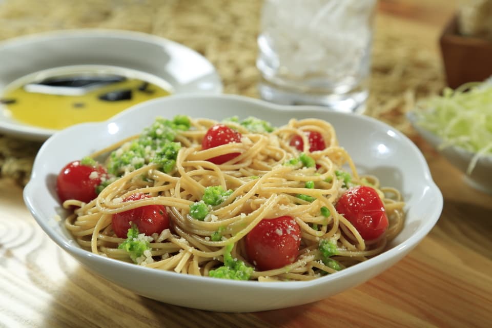 Pâtes spaghetti Barilla aux petits pois frais et au pesto de basilic | US_PROD-236cfacd-a61f-445c-8d5d-8a4293ea3749