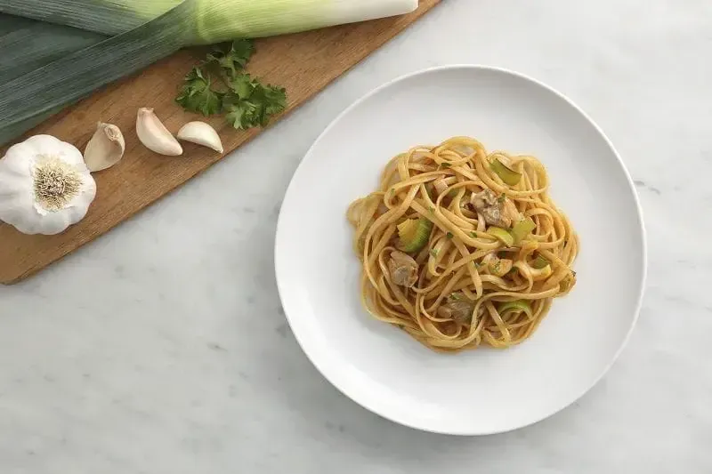 Barilla® Linguine Pasta with Clams, Leeks and Sweet Paprika Recipe | US_PROD-442718e3-bc56-48a3-b3d6-16c4ab6f252e