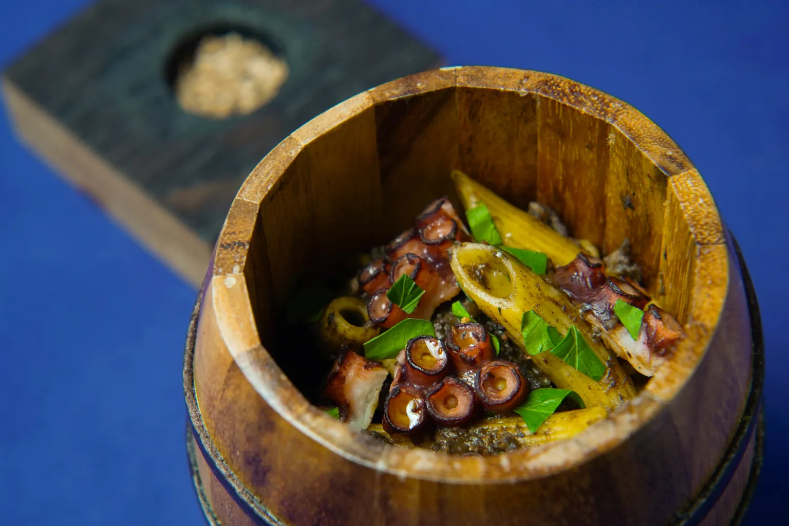 「ペンネリガーテ ウイスキー蛸のラグーソース 燻製」 Penne Rigate with Whisky Octopus Ragù