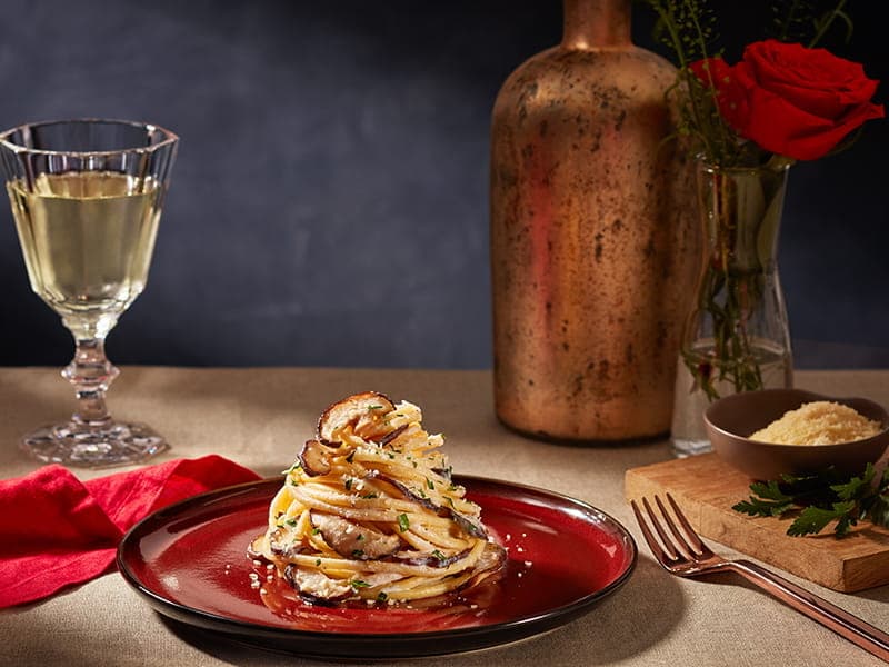 Barilla® Al Bronzo® Bucatini Pasta with Creamy Mushrooms, Parmigiano and Truffle Oil Sauce Recipe | US_PROD-b707b272-98a7-4ea6-b504-f540a572c341
