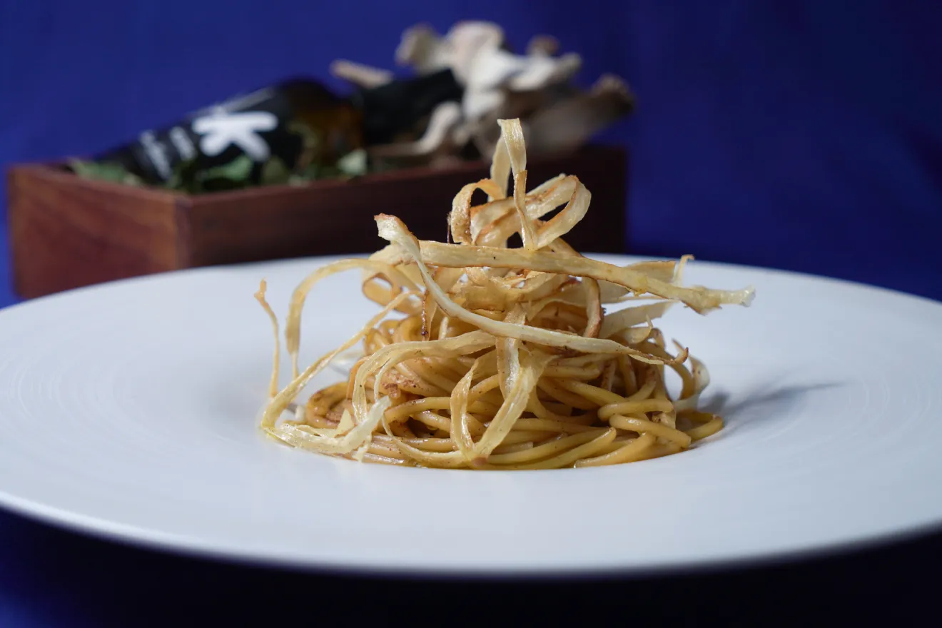 「鹿とポルチーニのブロードマンテカート クロモジ」 Spaghetti al Cervo e Porcini “KUROMOJI”