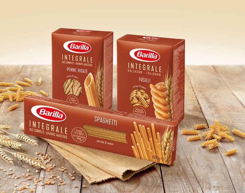 Integralna tjestenina, fusilli, rebraste penne rigate, špageti, integralne farfalle barilla u pakiranju. Najbolji izbor