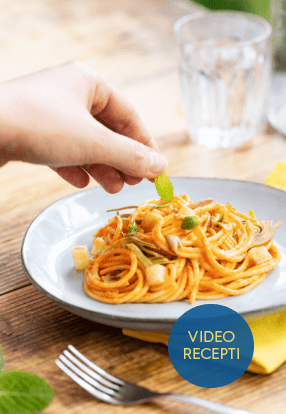 Spaghetti alla nerano s umakom pesto genovese